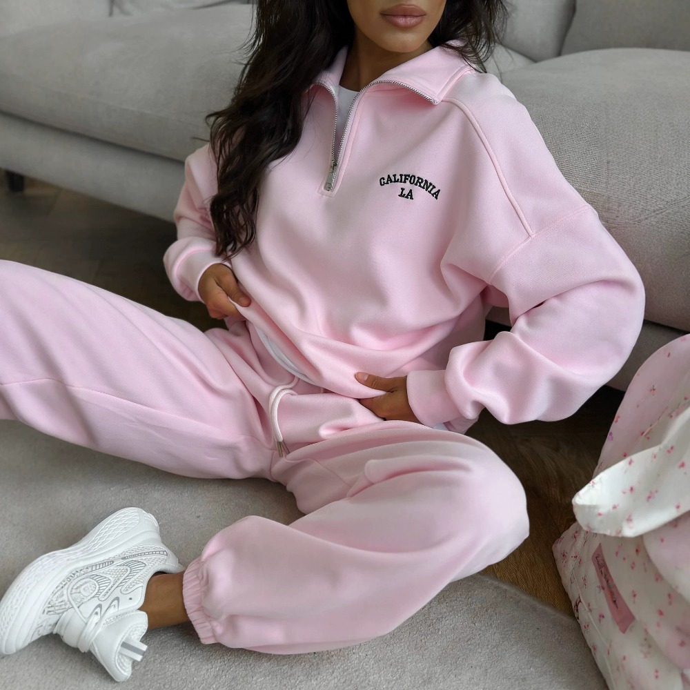 Спортивный костюм с вышитыми б – обзор и цена Embroidery